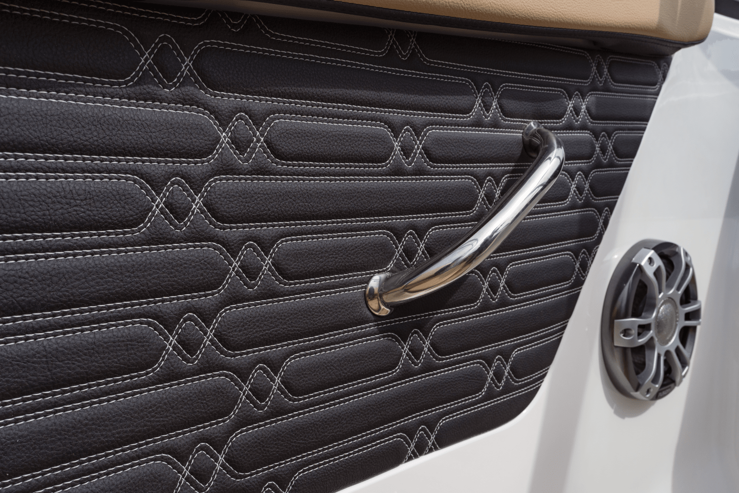 Slide: The Image of Sea Ray SPX 190 Outboard 2025 - 29