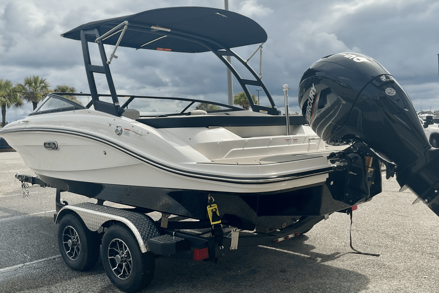 Slide: The Image of Sea Ray SPX 190 Outboard 2025 - 3