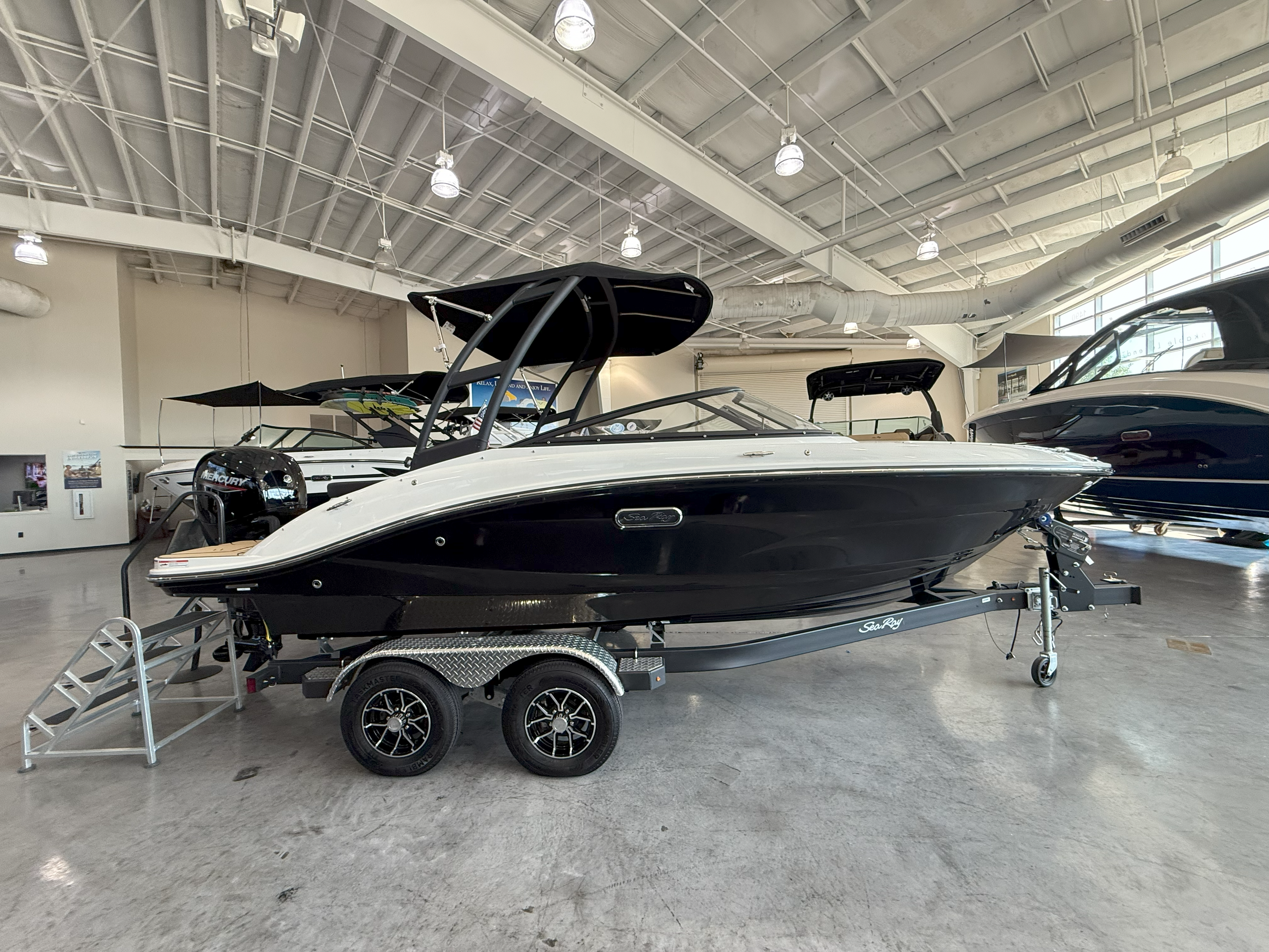 Slide: The Image of Sea Ray SPX 190 Outboard 2025 - 3