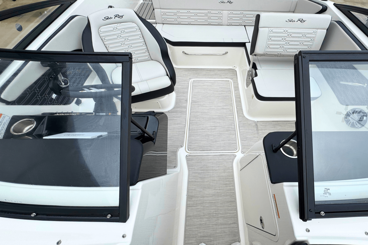 Slide: The Image of Sea Ray SPX 190 Outboard 2025 - 3