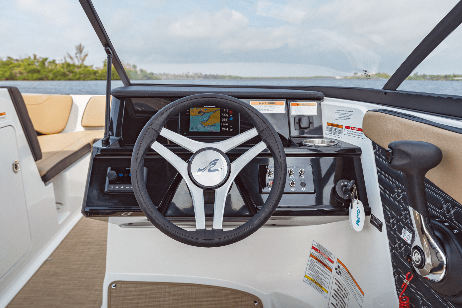 Slide: The Image of Sea Ray SPX 190 Outboard 2025 - 32