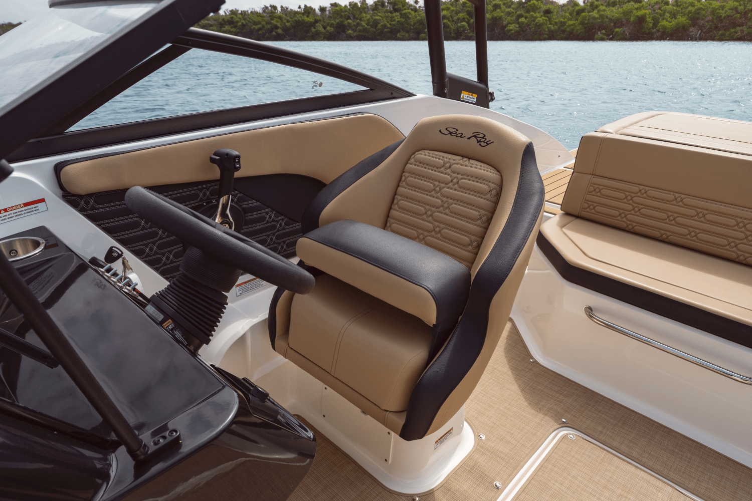 Slide: The Image of Sea Ray SPX 190 Outboard 2025 - 37
