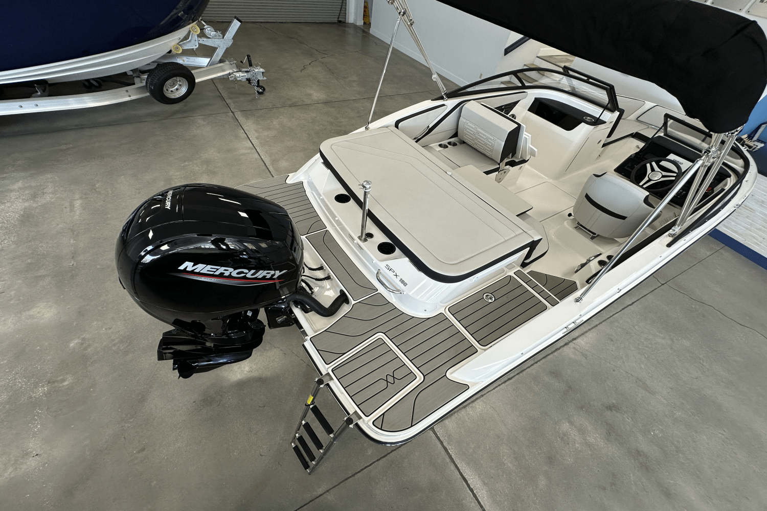 Slide: The Image of Sea Ray SPX 190 Outboard 2025 - 4