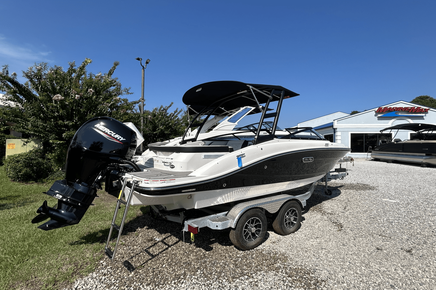 Slide: The Image of Sea Ray SPX 190 Outboard 2025 - 4