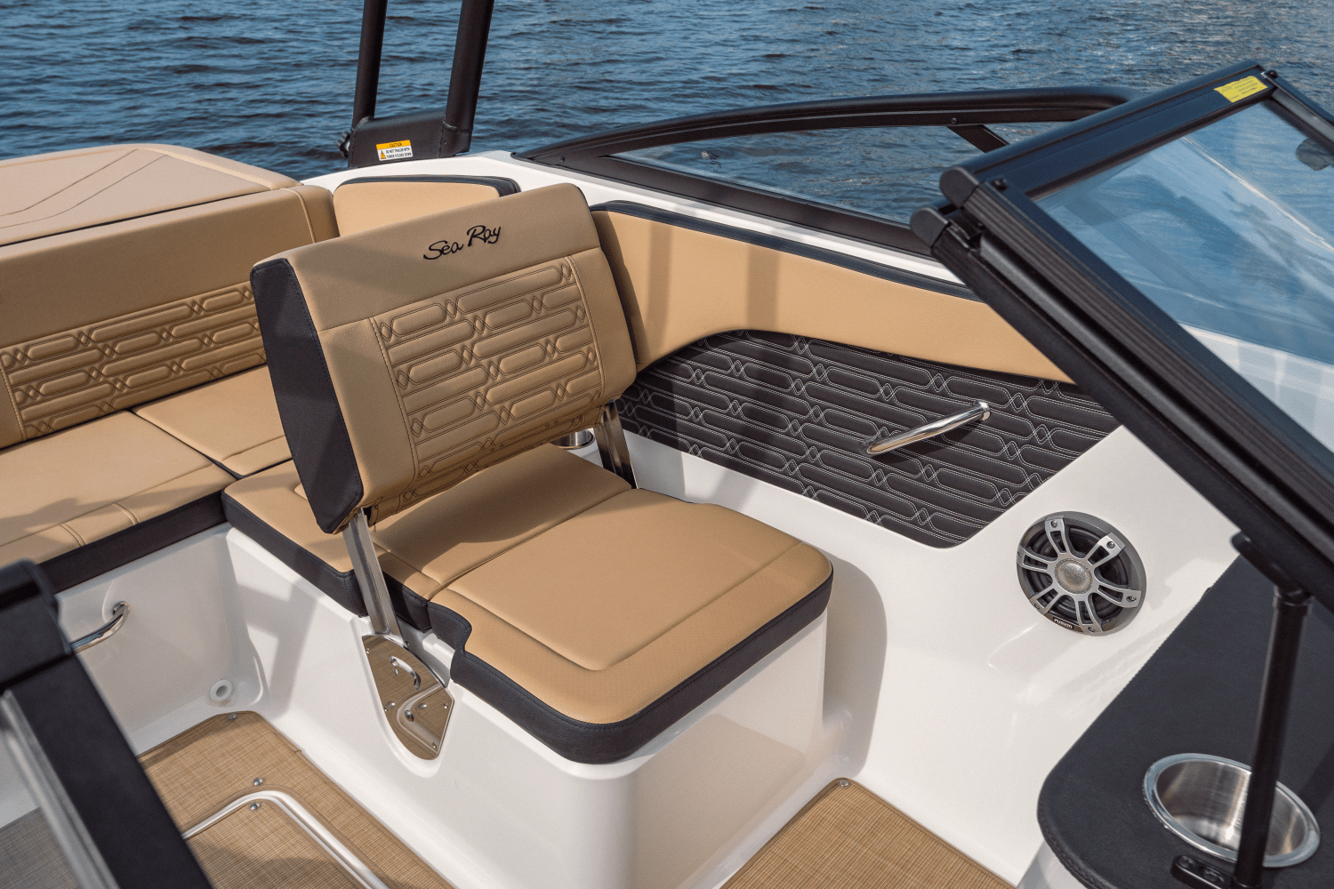 Slide: The Image of Sea Ray SPX 190 Outboard 2025 - 43