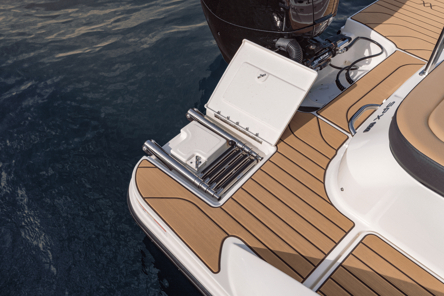 Slide: The Image of Sea Ray SPX 190 Outboard 2025 - 47