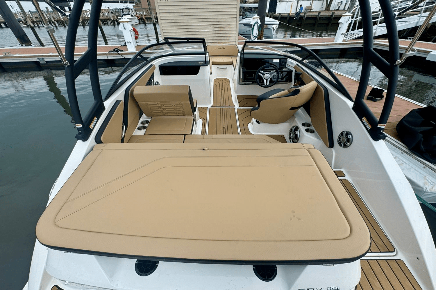 Slide: The Image of Sea Ray SPX 190 Outboard 2025 - 5