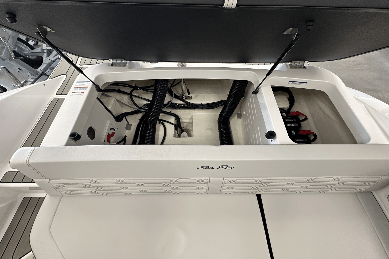 Slide: The Image of Sea Ray SPX 190 Outboard 2025 - 5