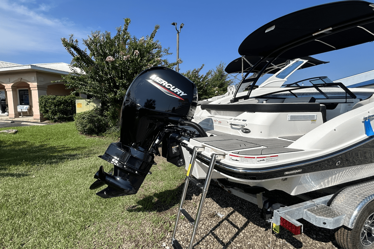 Slide: The Image of Sea Ray SPX 190 Outboard 2025 - 5