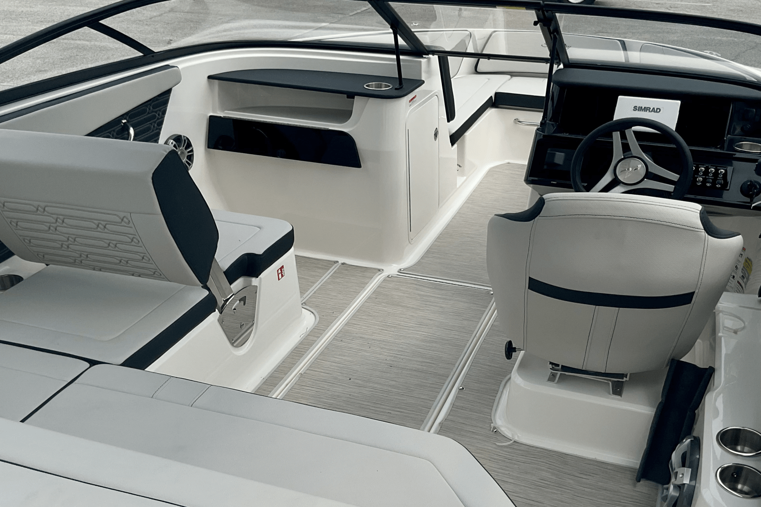 Slide: The Image of Sea Ray SPX 190 Outboard 2025 - 7