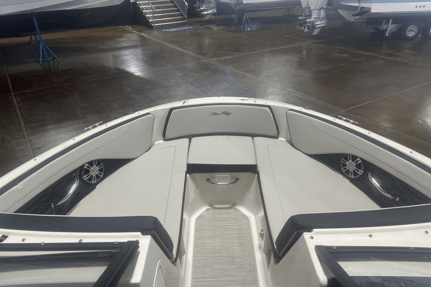 Slide: The Image of Sea Ray SPX 190 Outboard 2025 - 7