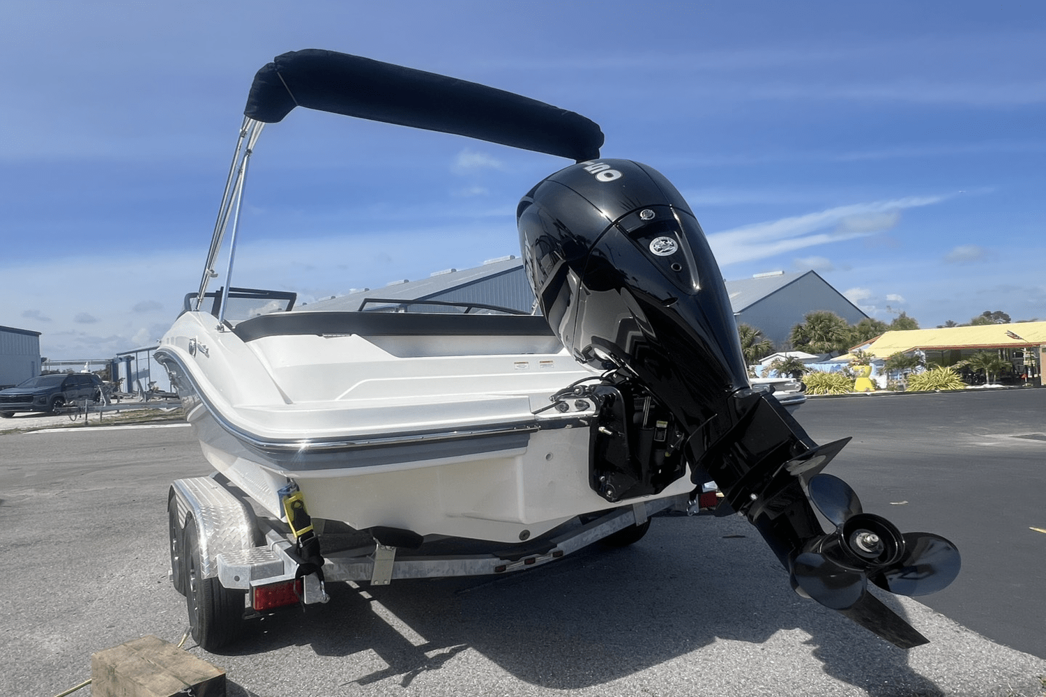 Slide: The Image of Sea Ray SPX 190 Outboard 2025 - 7