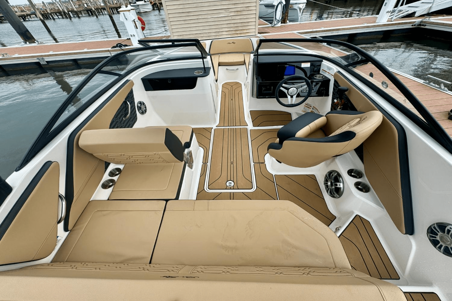 Slide: The Image of Sea Ray SPX 190 Outboard 2025 - 8