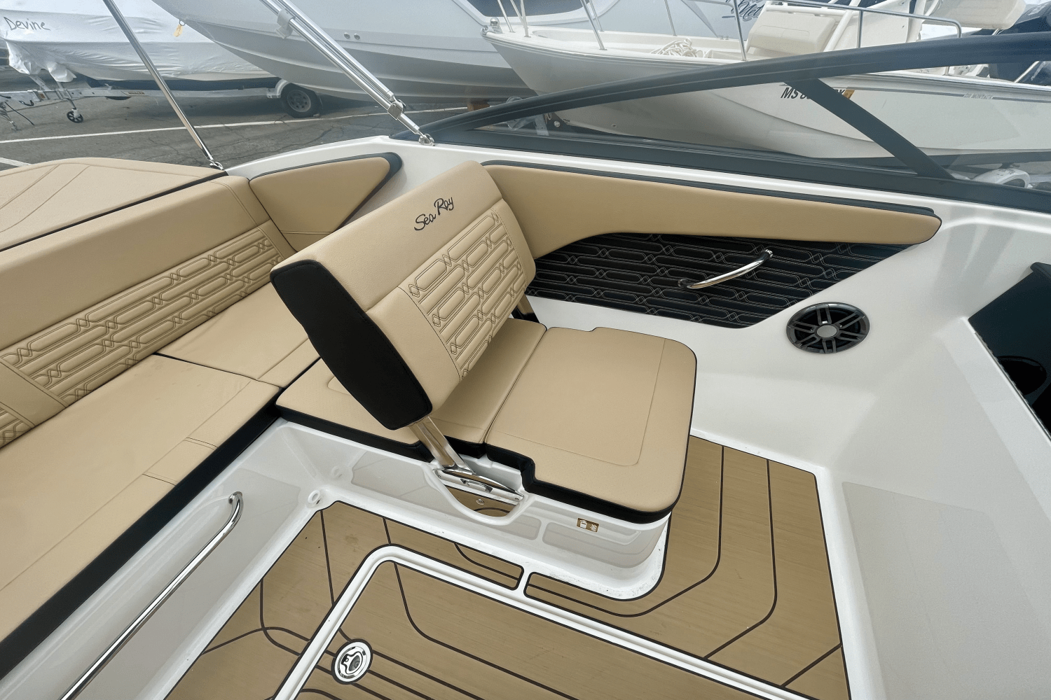 Slide: The Image of Sea Ray SPX 190 Outboard 2025 - 8