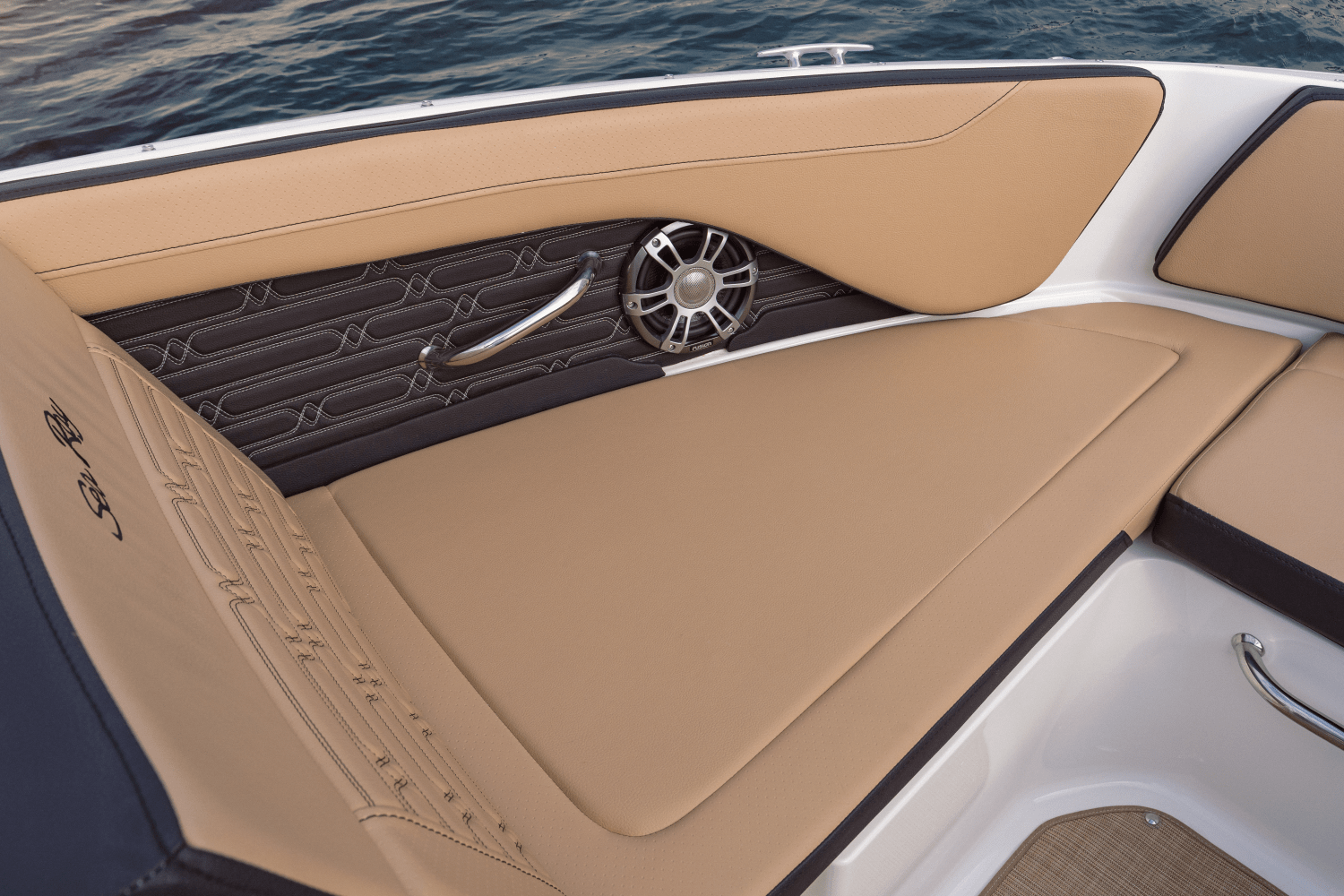 Slide: The Image of Sea Ray SPX 190 Outboard 2025 - 8
