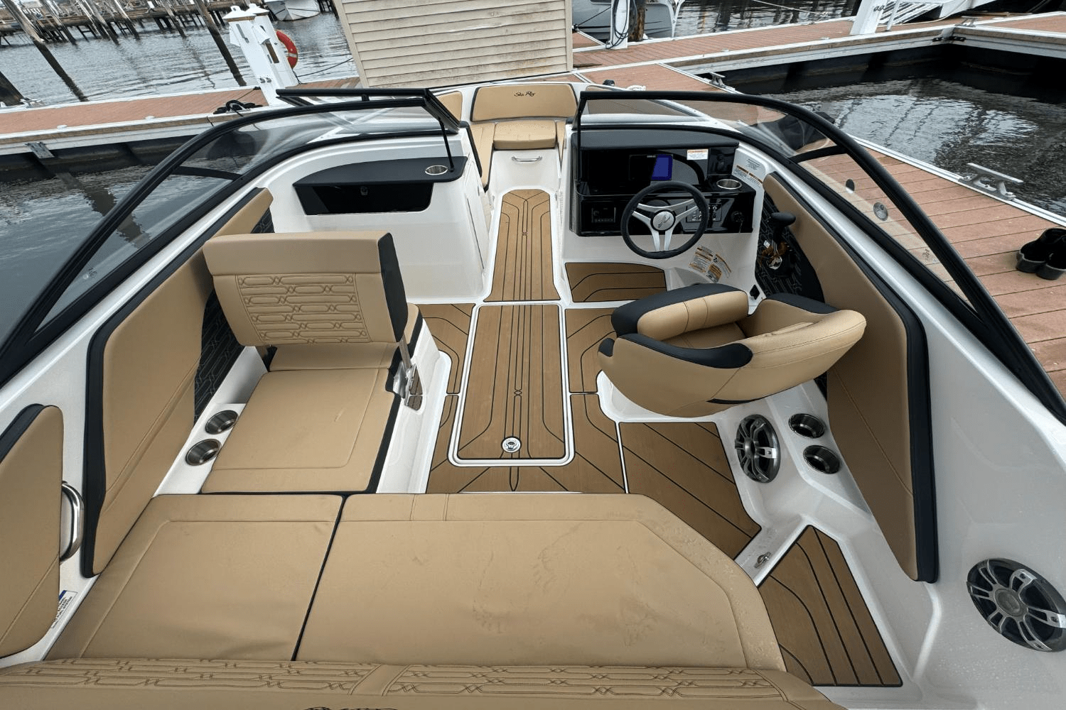 Slide: The Image of Sea Ray SPX 190 Outboard 2025 - 9