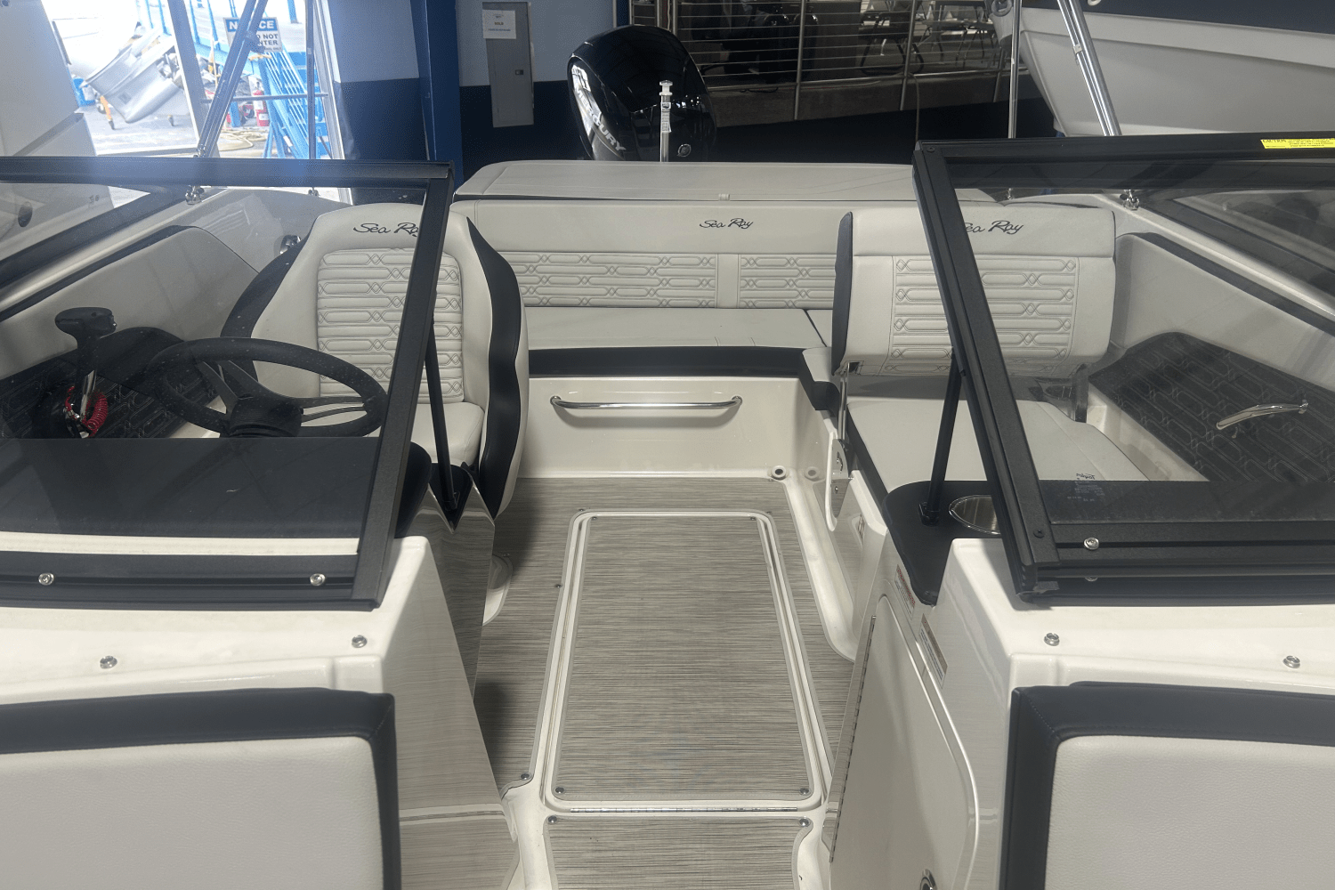 Slide: The Image of Sea Ray SPX 190 Outboard 2025 - 9