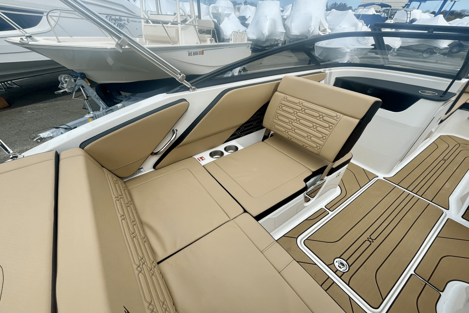 Slide: The Image of Sea Ray SPX 190 Outboard 2025 - 9