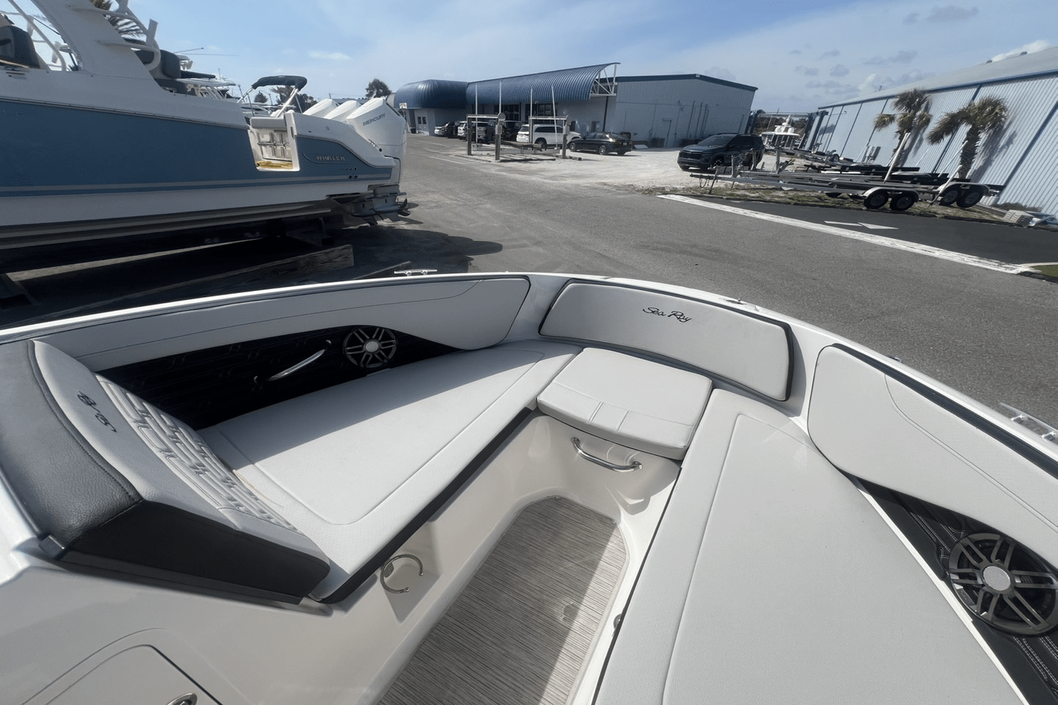 Slide: The Image of Sea Ray SPX 190 Outboard 2025 - 9