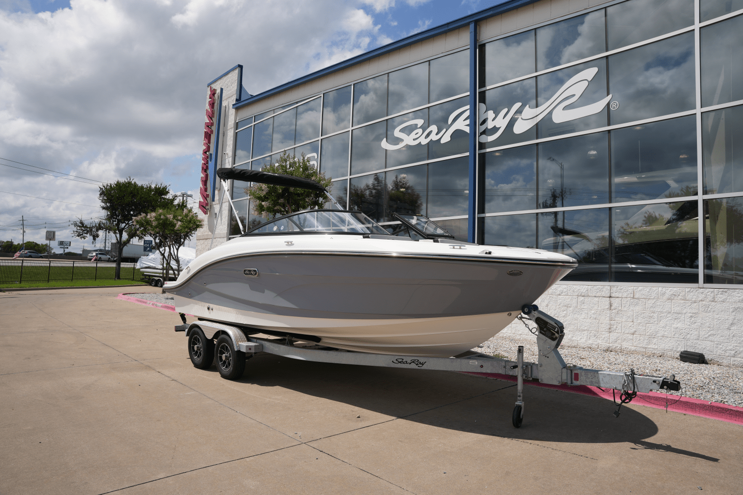 Slide: The Image of Sea Ray SPX 210 2025 - 1