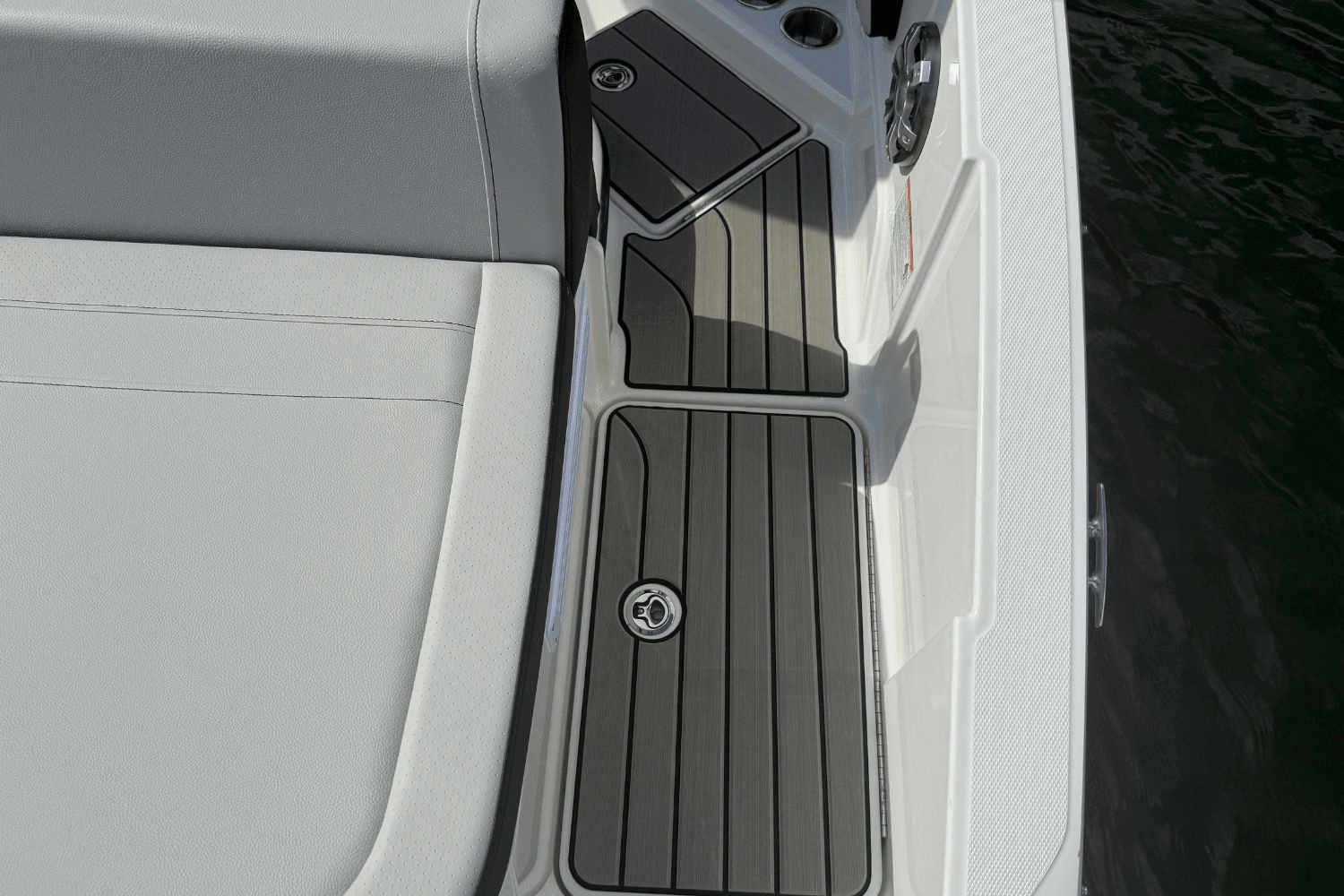 Slide: The Image of Sea Ray SPX 210 2025 - 10