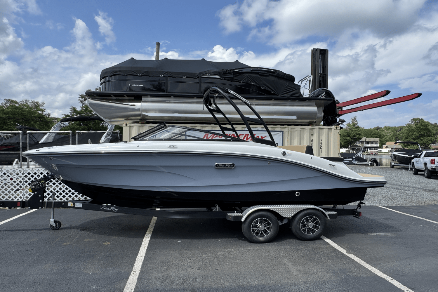 Slide: The Image of Sea Ray SPX 210 2025 - 10