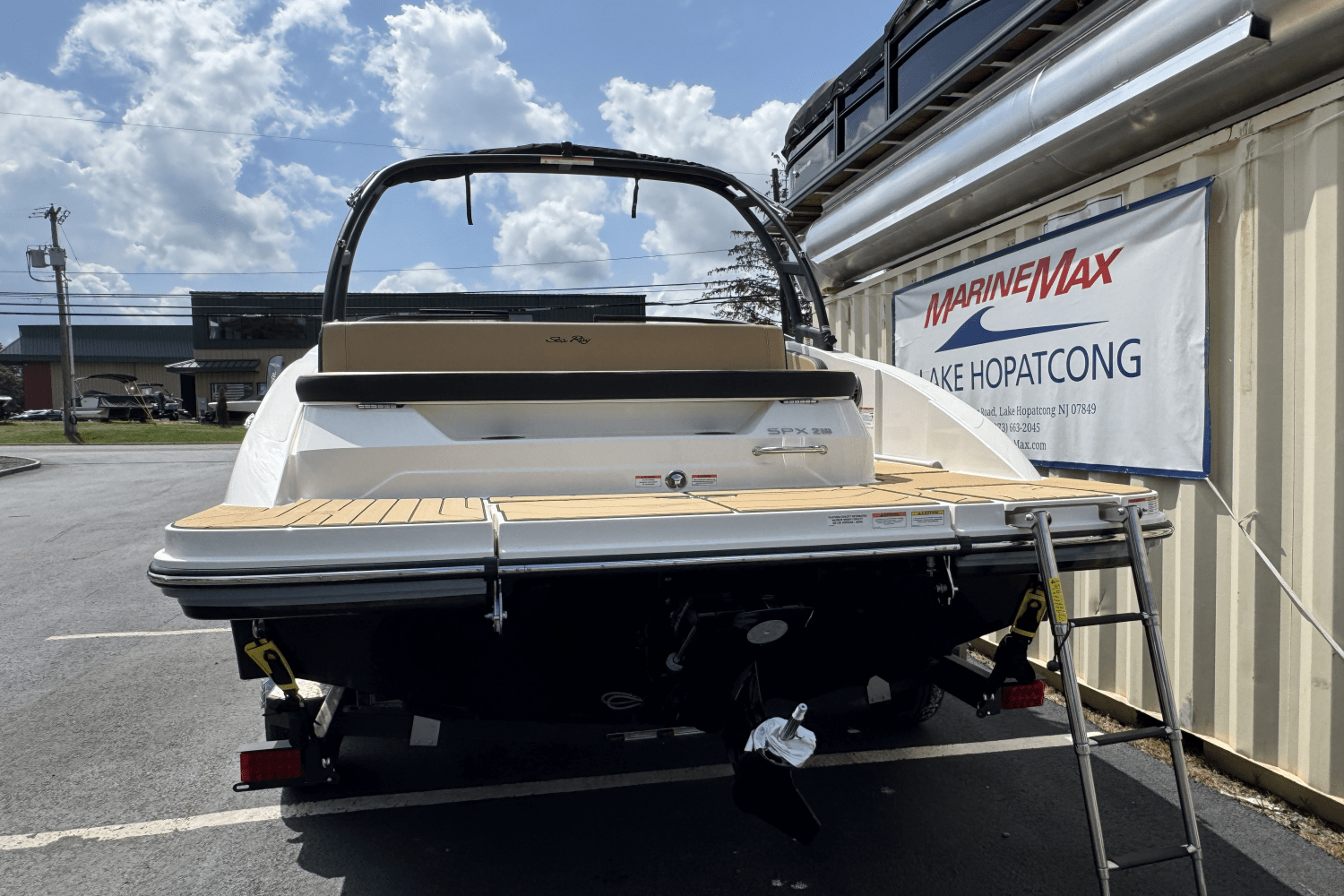 Slide: The Image of Sea Ray SPX 210 2025 - 13