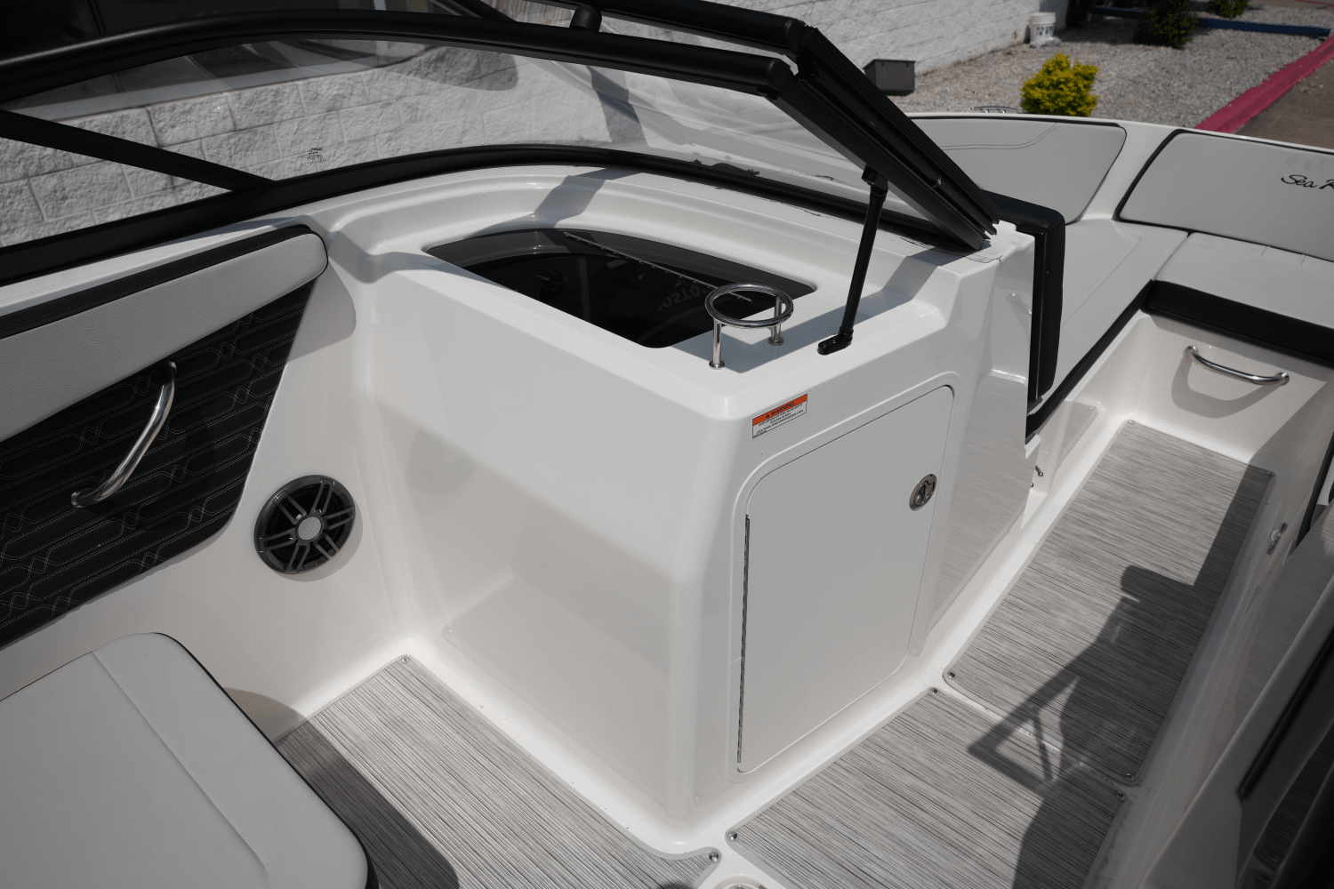 Slide: The Image of Sea Ray SPX 210 2025 - 14