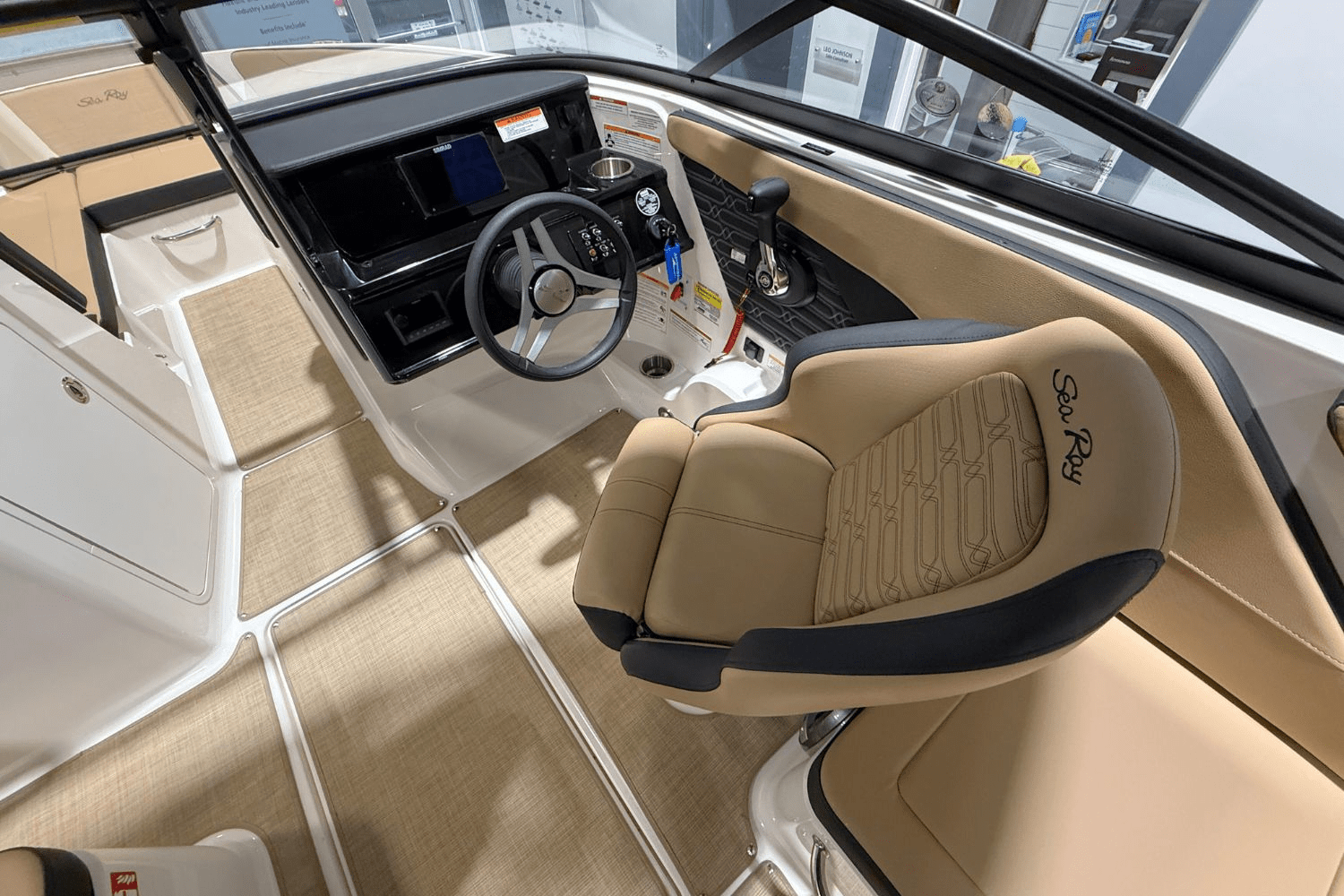 Slide: The Image of Sea Ray SPX 210 2025 - 14