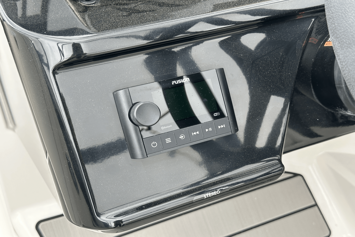 Slide: The Image of Sea Ray SPX 210 2025 - 19