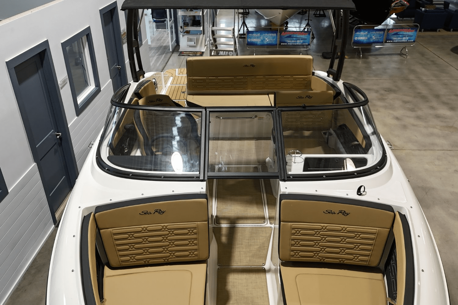 Slide: The Image of Sea Ray SPX 210 2025 - 20