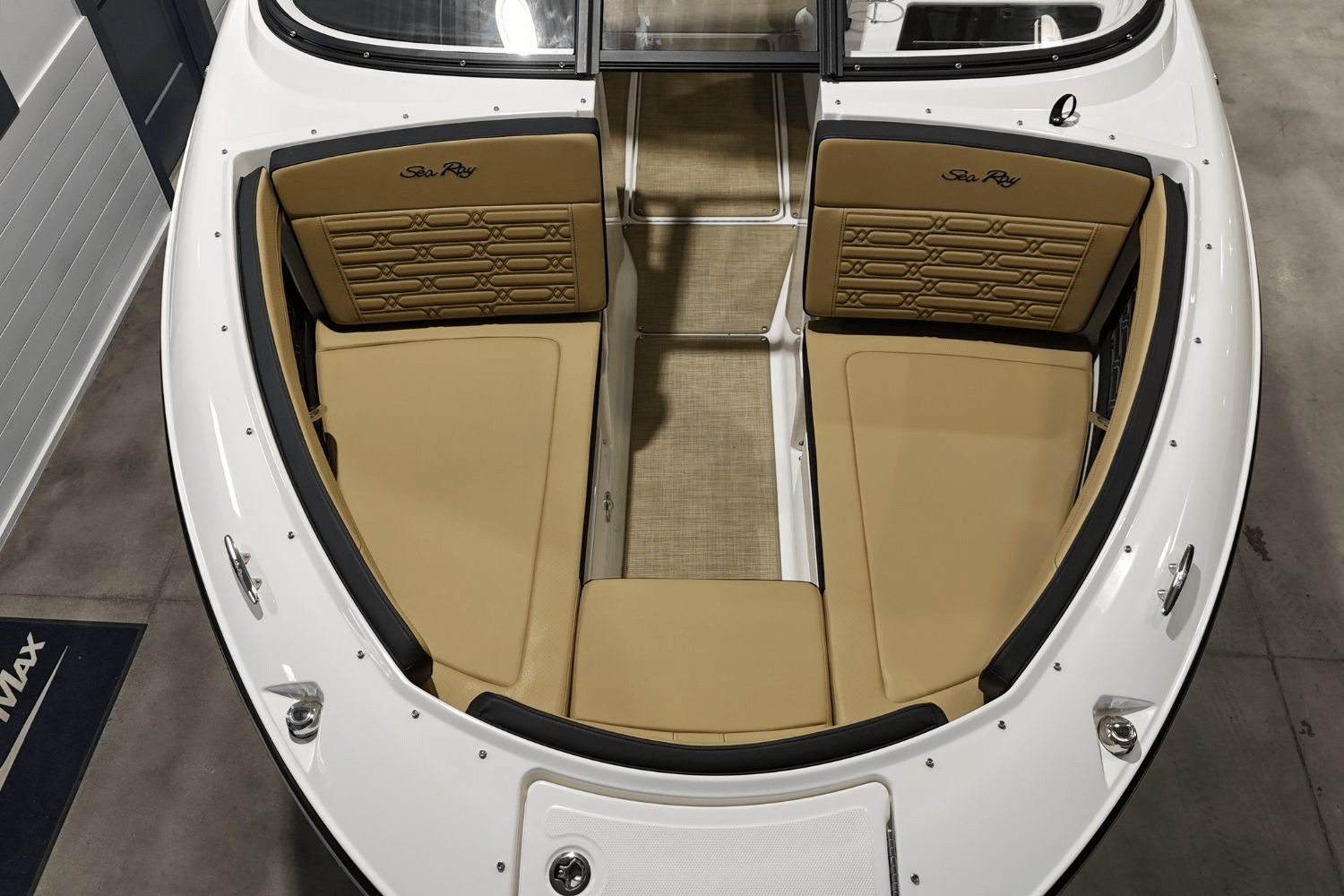 Slide: The Image of Sea Ray SPX 210 2025 - 21