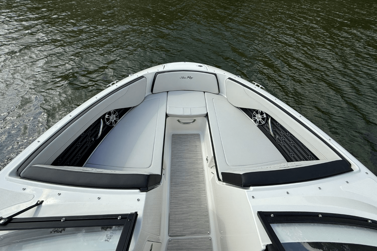 Slide: The Image of Sea Ray SPX 210 2025 - 22