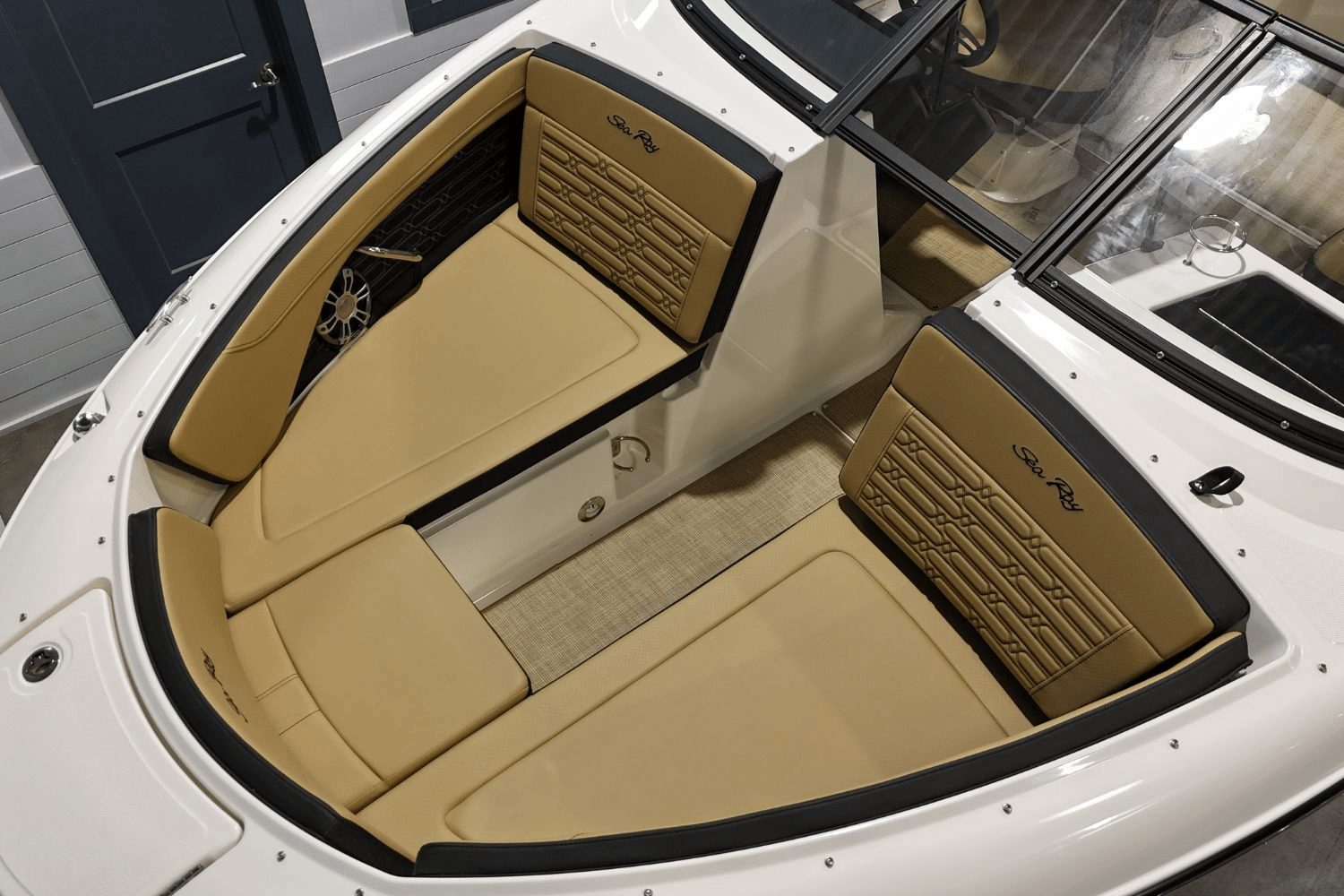 Slide: The Image of Sea Ray SPX 210 2025 - 22