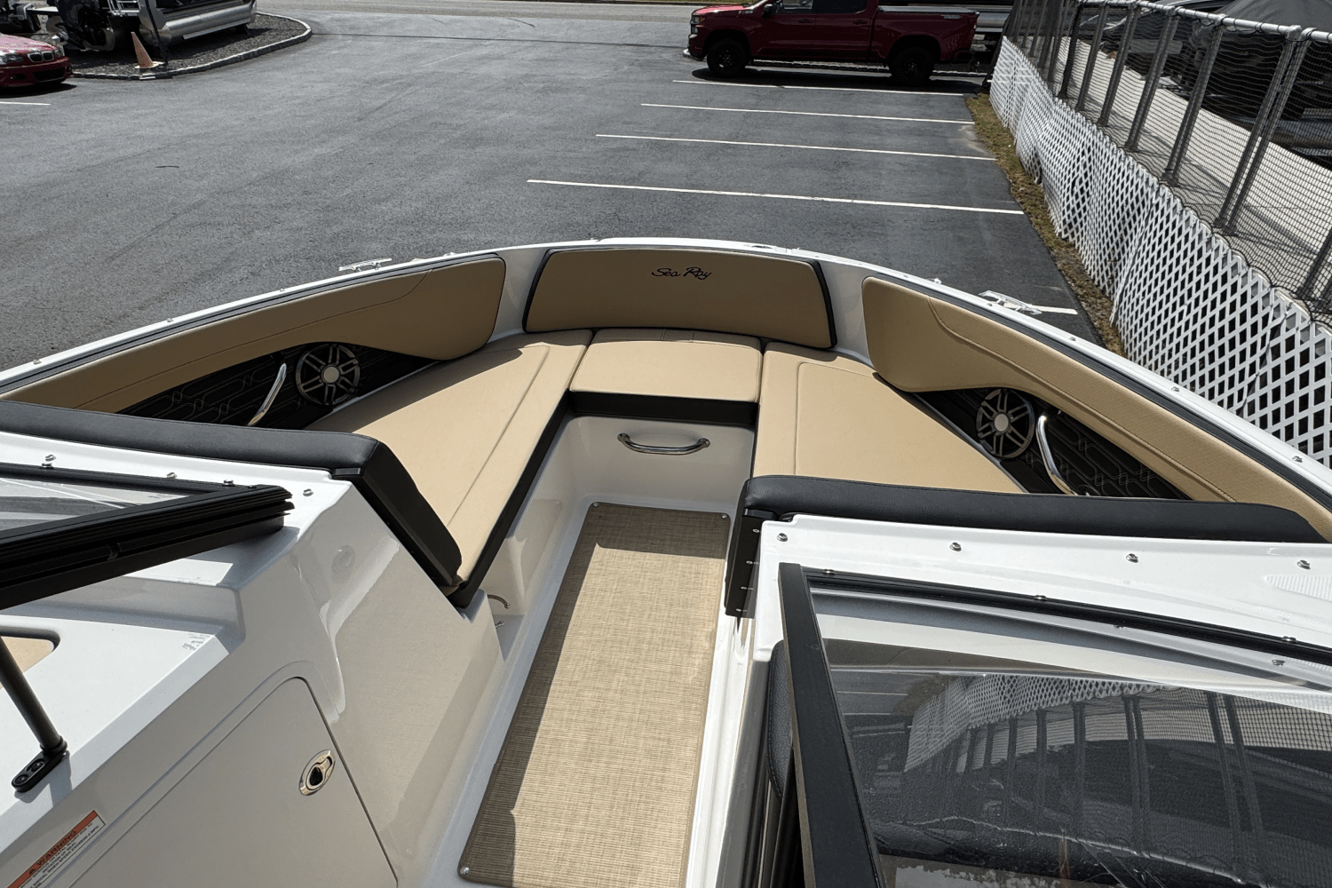 Slide: The Image of Sea Ray SPX 210 2025 - 23