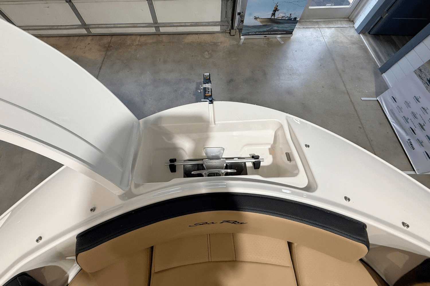 Slide: The Image of Sea Ray SPX 210 2025 - 24