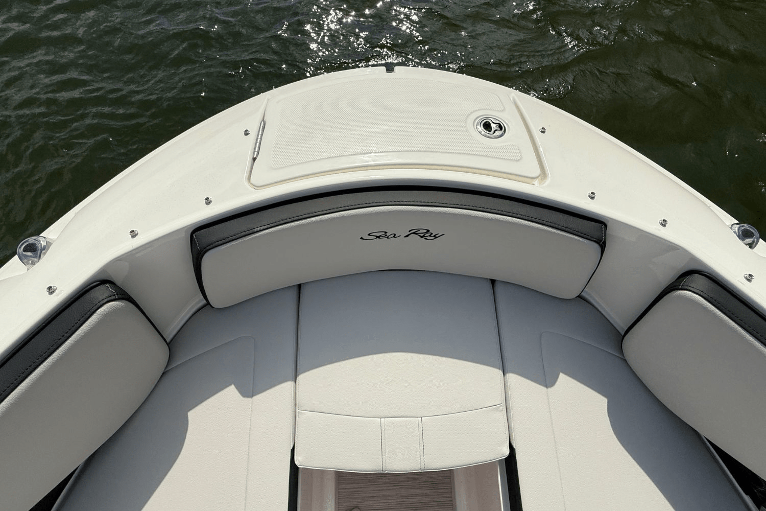 Slide: The Image of Sea Ray SPX 210 2025 - 25