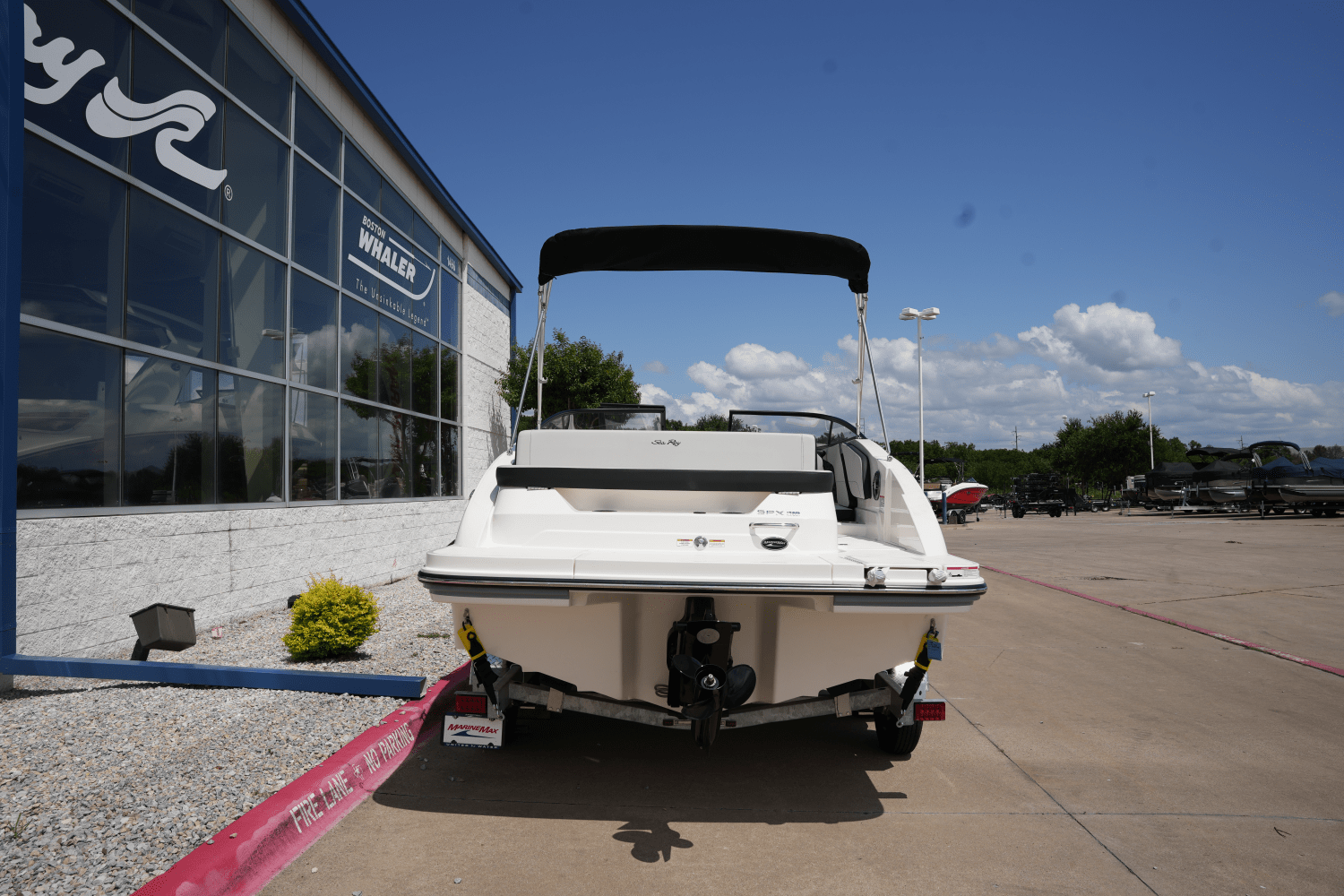 Slide: The Image of Sea Ray SPX 210 2025 - 3