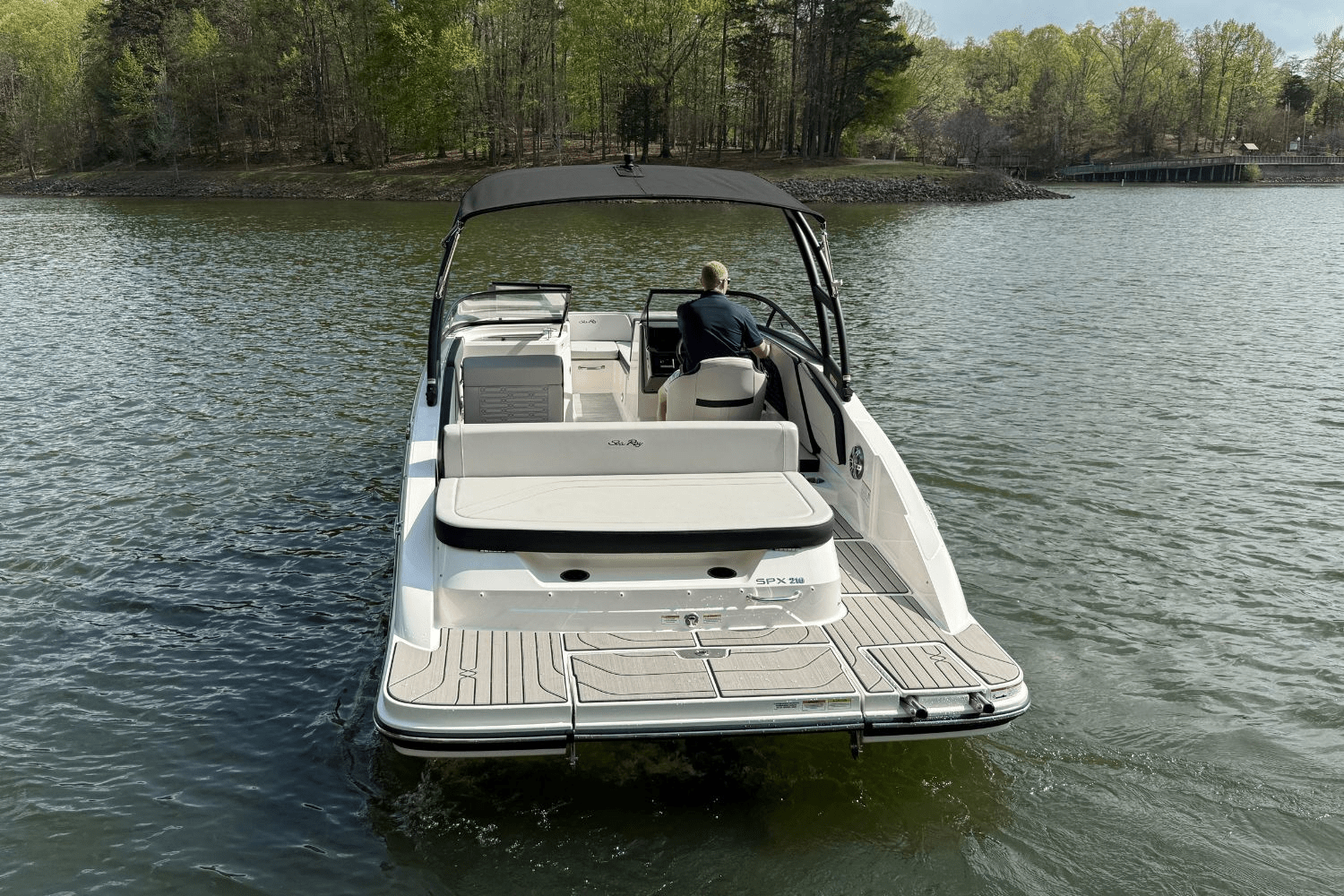 Slide: The Image of Sea Ray SPX 210 2025 - 3