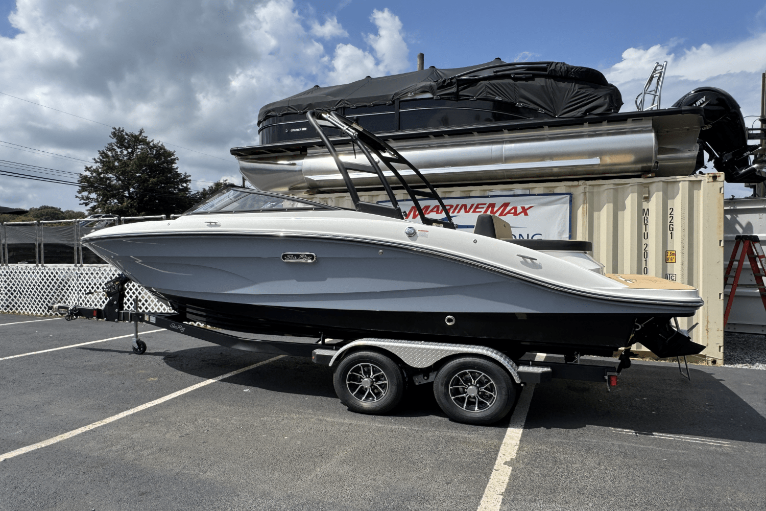 Slide: The Image of Sea Ray SPX 210 2025 - 3