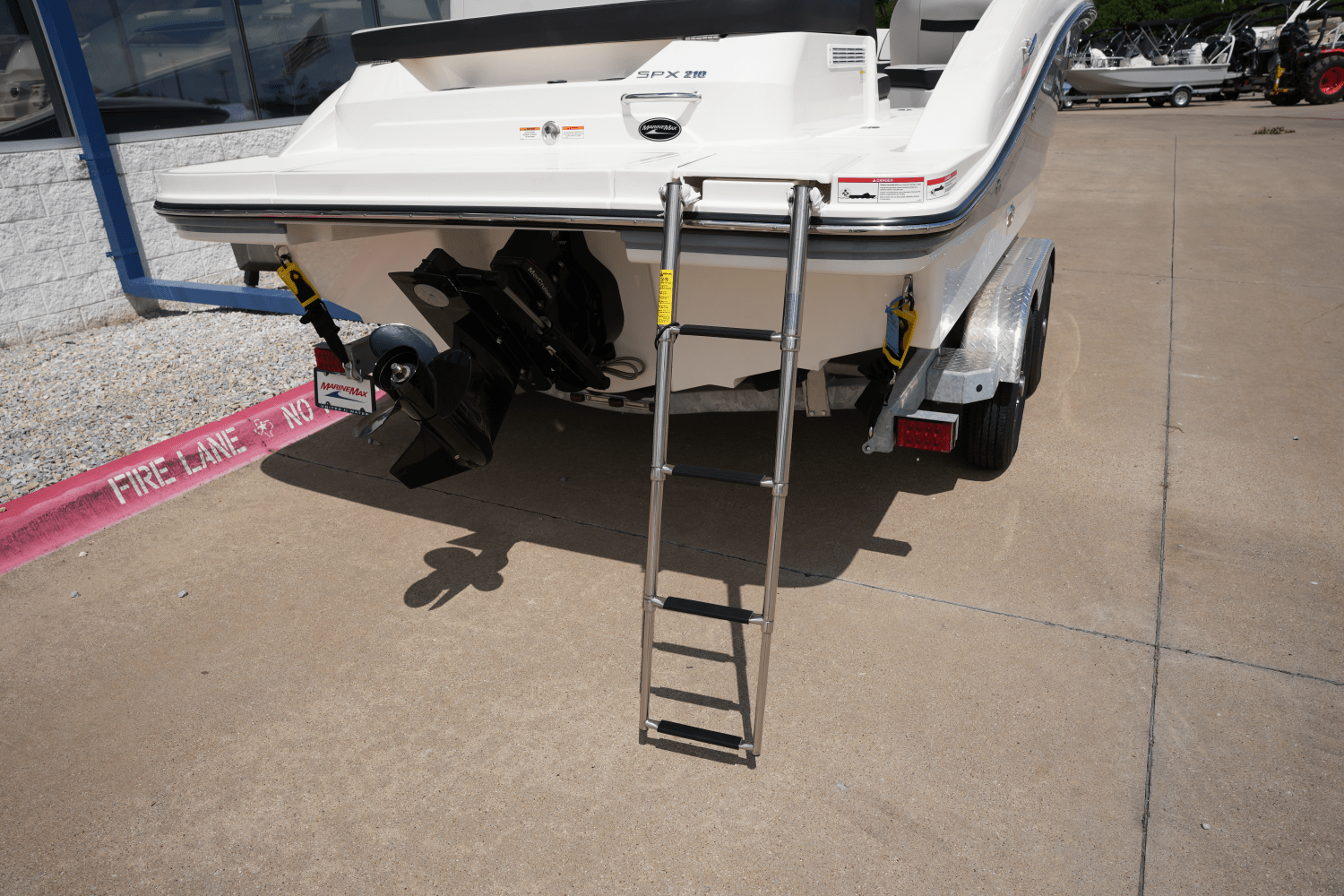 Slide: The Image of Sea Ray SPX 210 2025 - 4