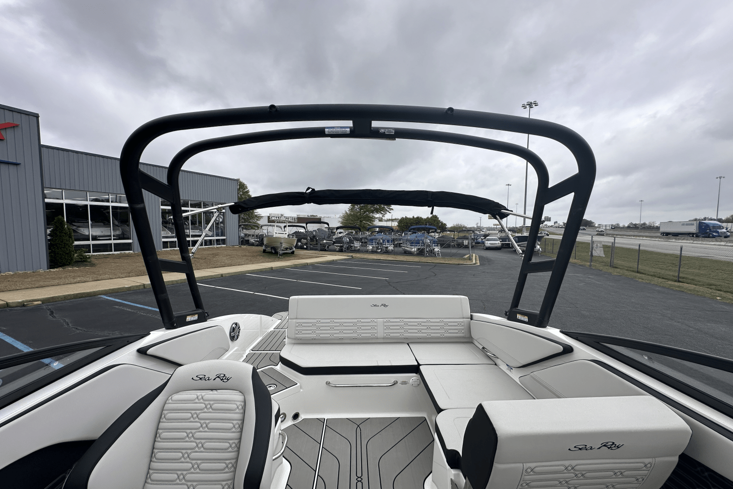 Slide: The Image of Sea Ray SPX 210 2025 - 5