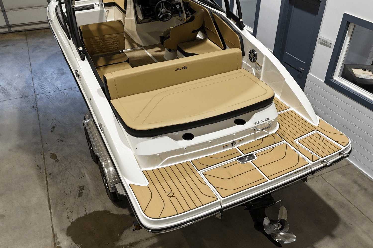 Slide: The Image of Sea Ray SPX 210 2025 - 5