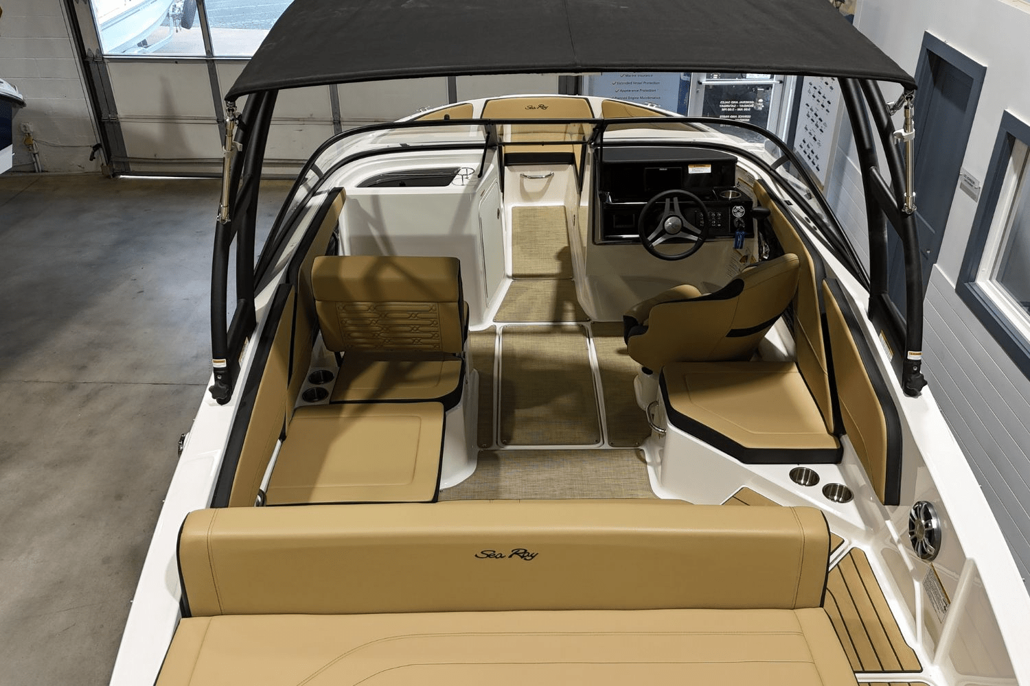 Slide: The Image of Sea Ray SPX 210 2025 - 8