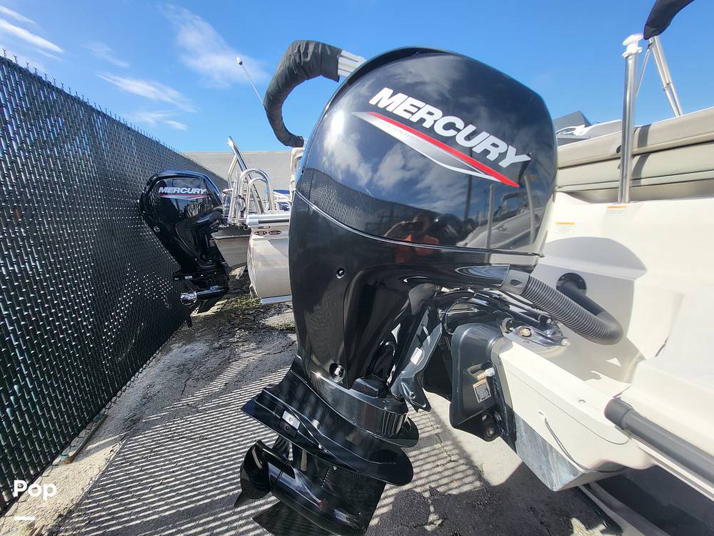 Slide: The Image of Sea Ray SPX 210 OB 2020 - 14884876