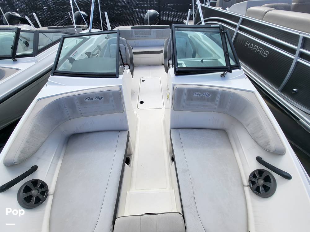 Slide: The Image of Sea Ray SPX 210 OB 2020 - 14885353