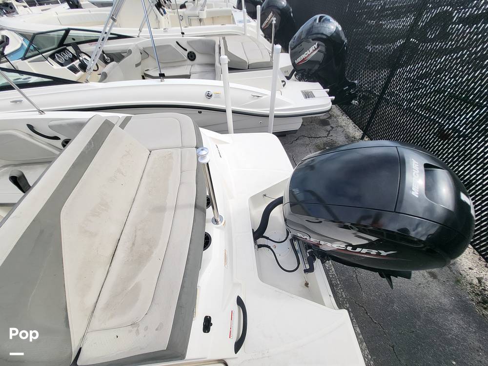 Slide: The Image of Sea Ray SPX 210 OB 2020 - 14885401