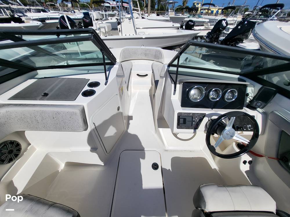 Slide: The Image of Sea Ray SPX 210 OB 2020 - 14889633