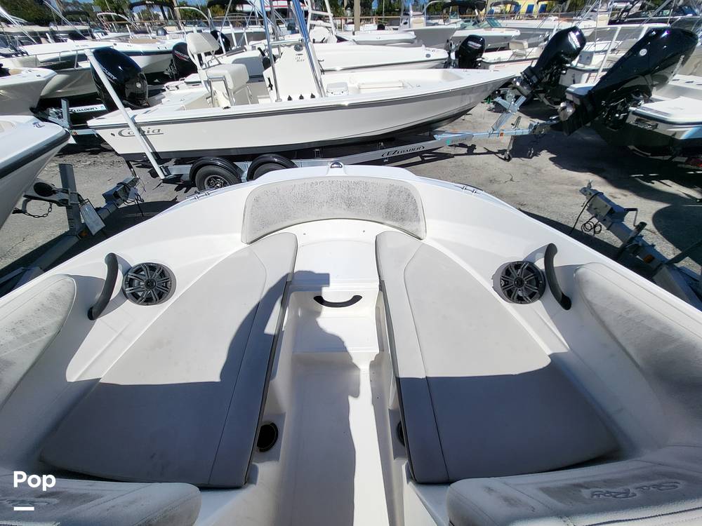Slide: The Image of Sea Ray SPX 210 OB 2020 - 14889635