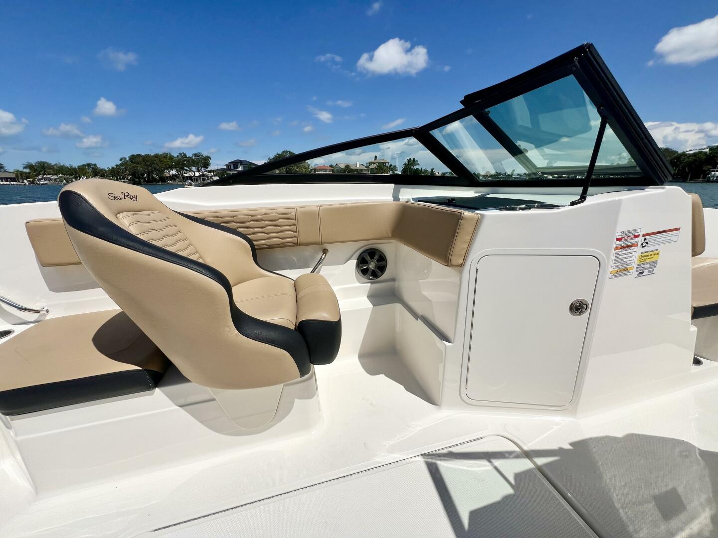 Slide: The Image of Sea Ray SPX 210 Outboard 2021 - 5577815